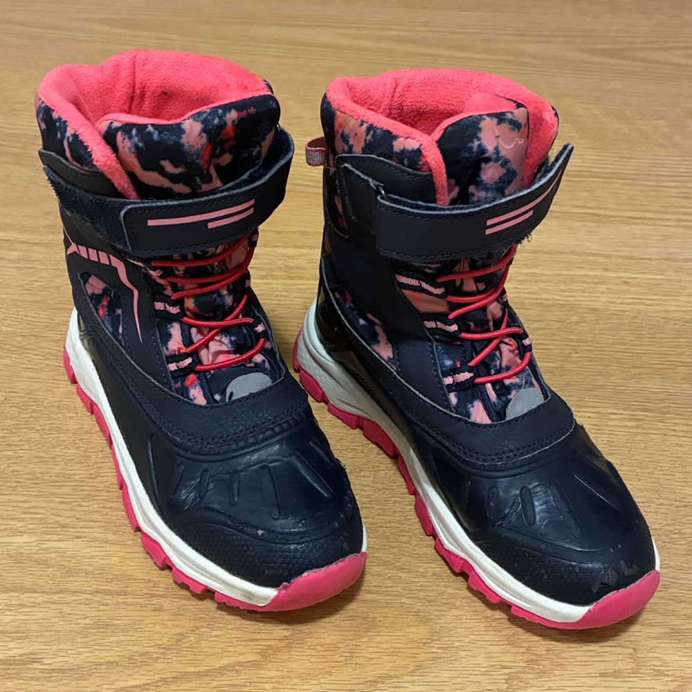 Pepperts! Girls’ Pink and Navy Snow Boots - Picture 2 of 13